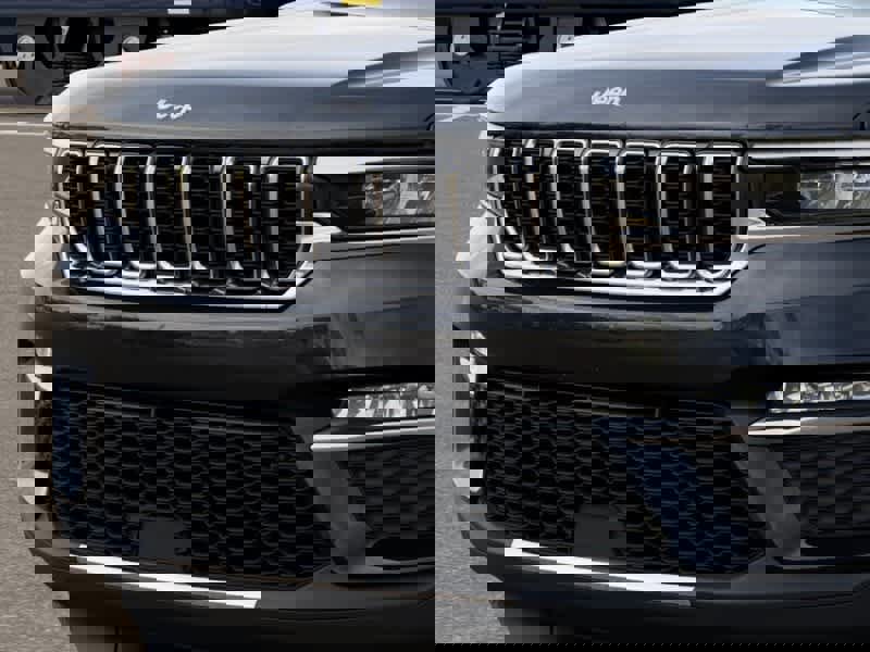 New 2025 Jeep Grand Cherokee Limited image 7