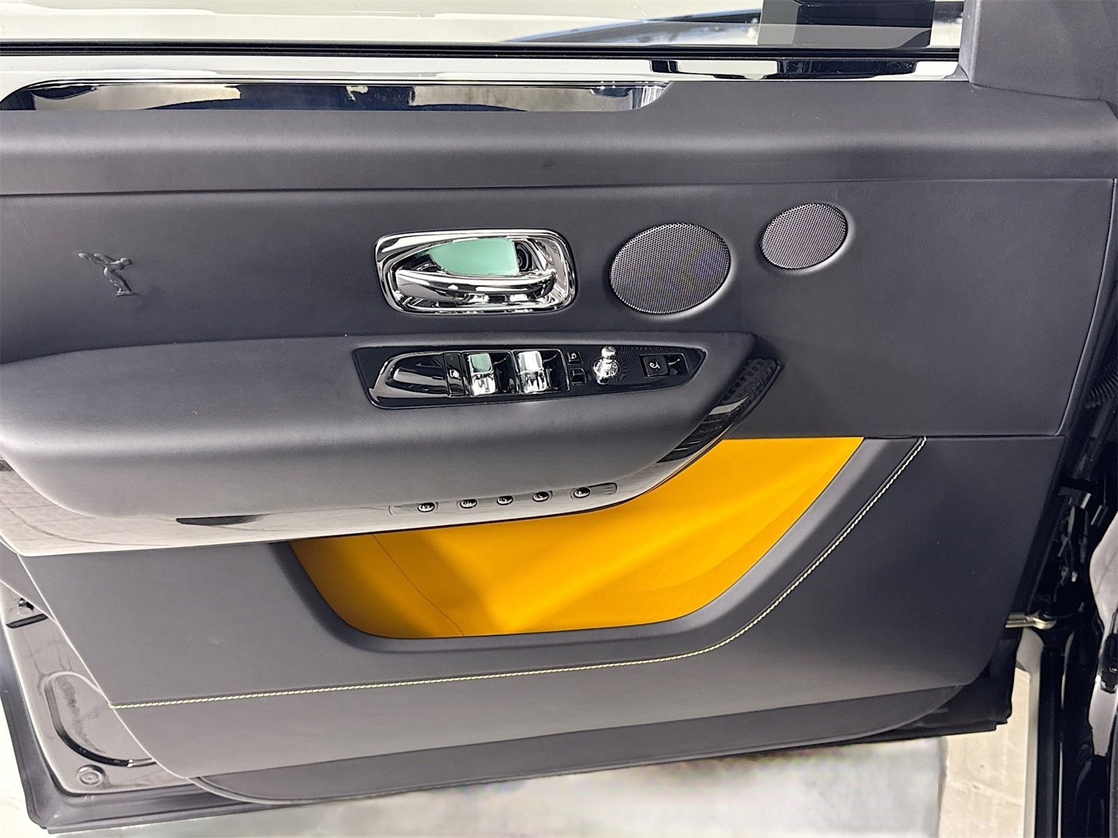 Certified 2024 Rolls-Royce Cullinan Black Badge w/ Dark Exterior Package image 15