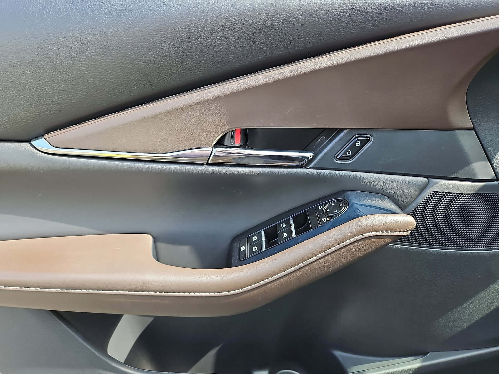 Used 2022 MAZDA CX-30 AWD 2.5 S w/ Premium Package image 12