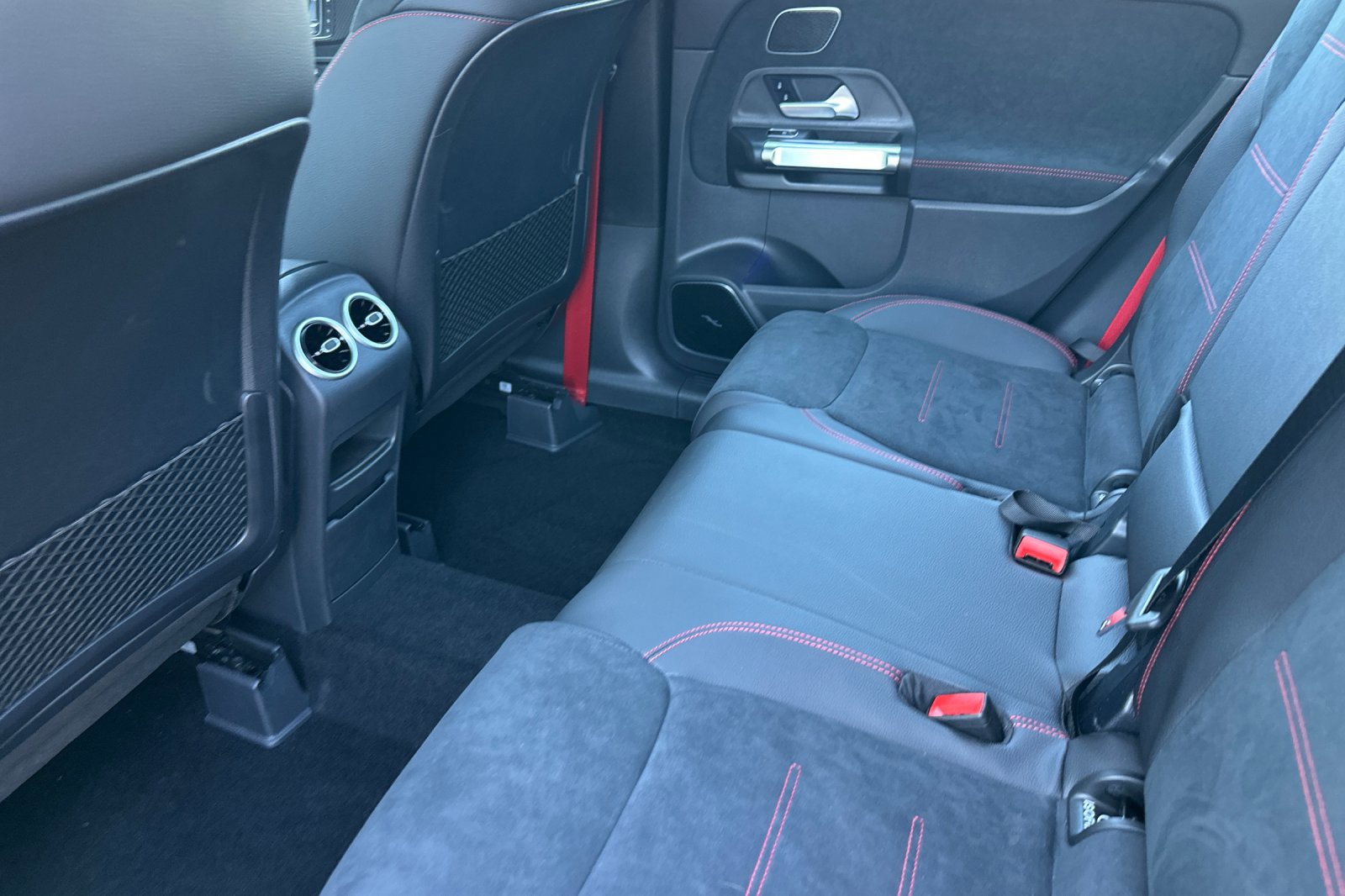 New 2026 Mercedes-Benz GLB 35 AMG AMG 35 image 12