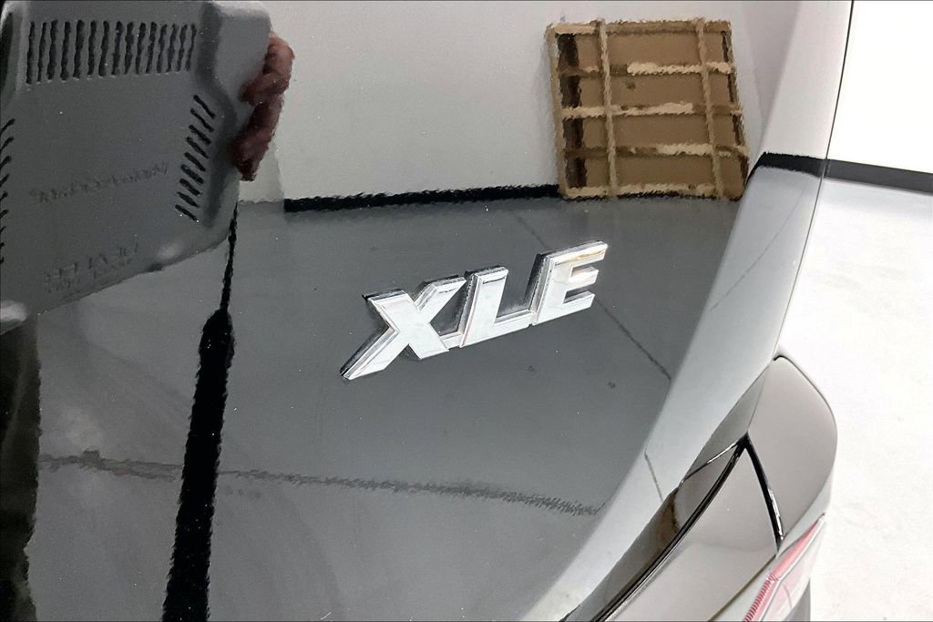 Used 2018 Toyota RAV4 XLE image 39