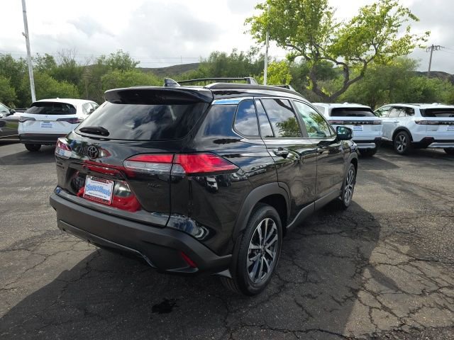 Used 2022 Toyota Corolla Cross XLE w/ Convenience Package image 5
