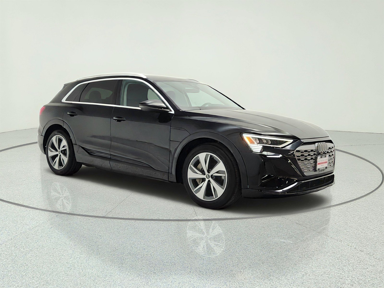 Used 2024 Audi Q8 e-tron Premium AWD/4WD image 3