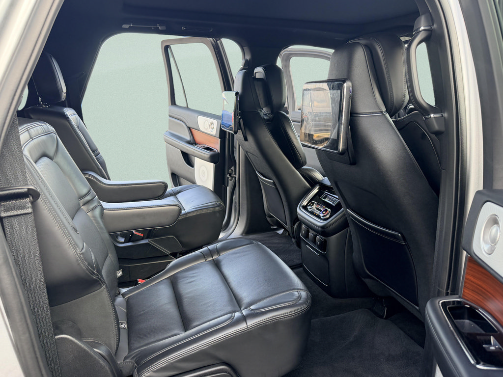 Used 2021 Lincoln Navigator L Reserve w/ Luxury Package AWD/4WD image 33