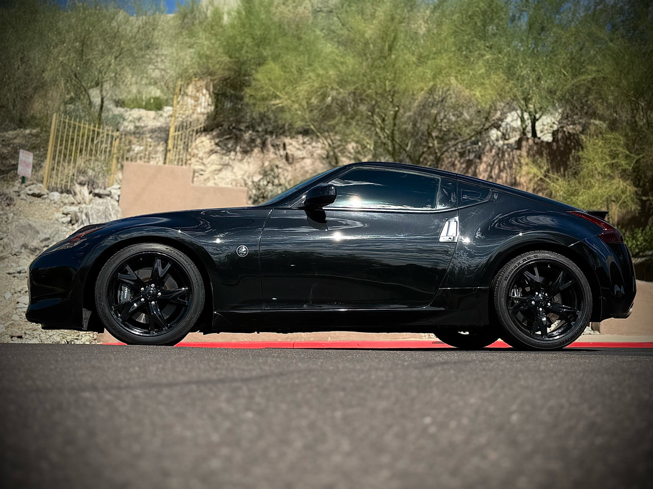 Used 2011 Nissan 370Z Touring w/ Sport Pkg image 5