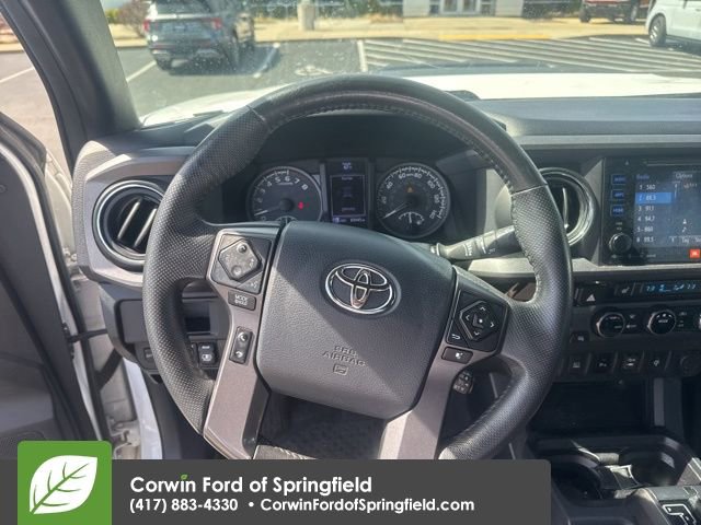 Used 2017 Toyota Tacoma TRD Sport image 12