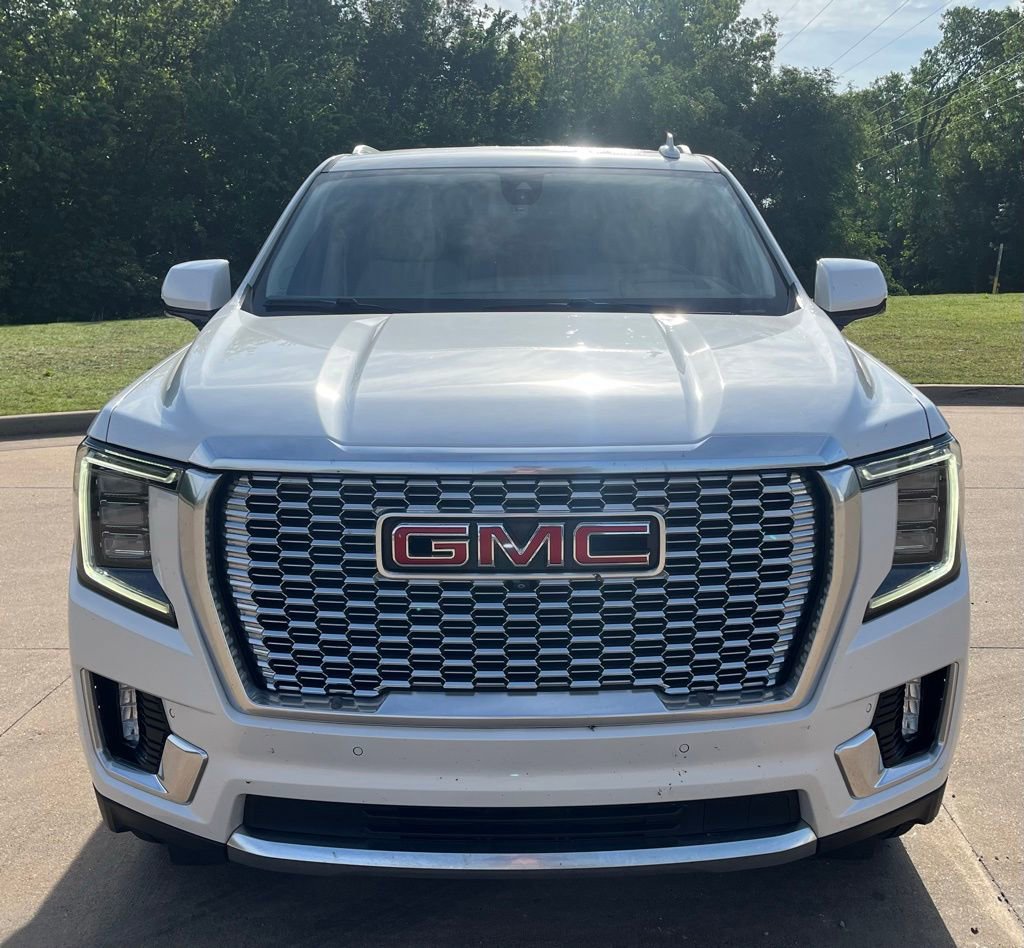 Used 2022 GMC Yukon XL Denali AWD/4WD image 8