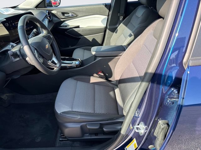 Used 2024 Chevrolet Trax LT w/ LT Convenience Package FWD image 20