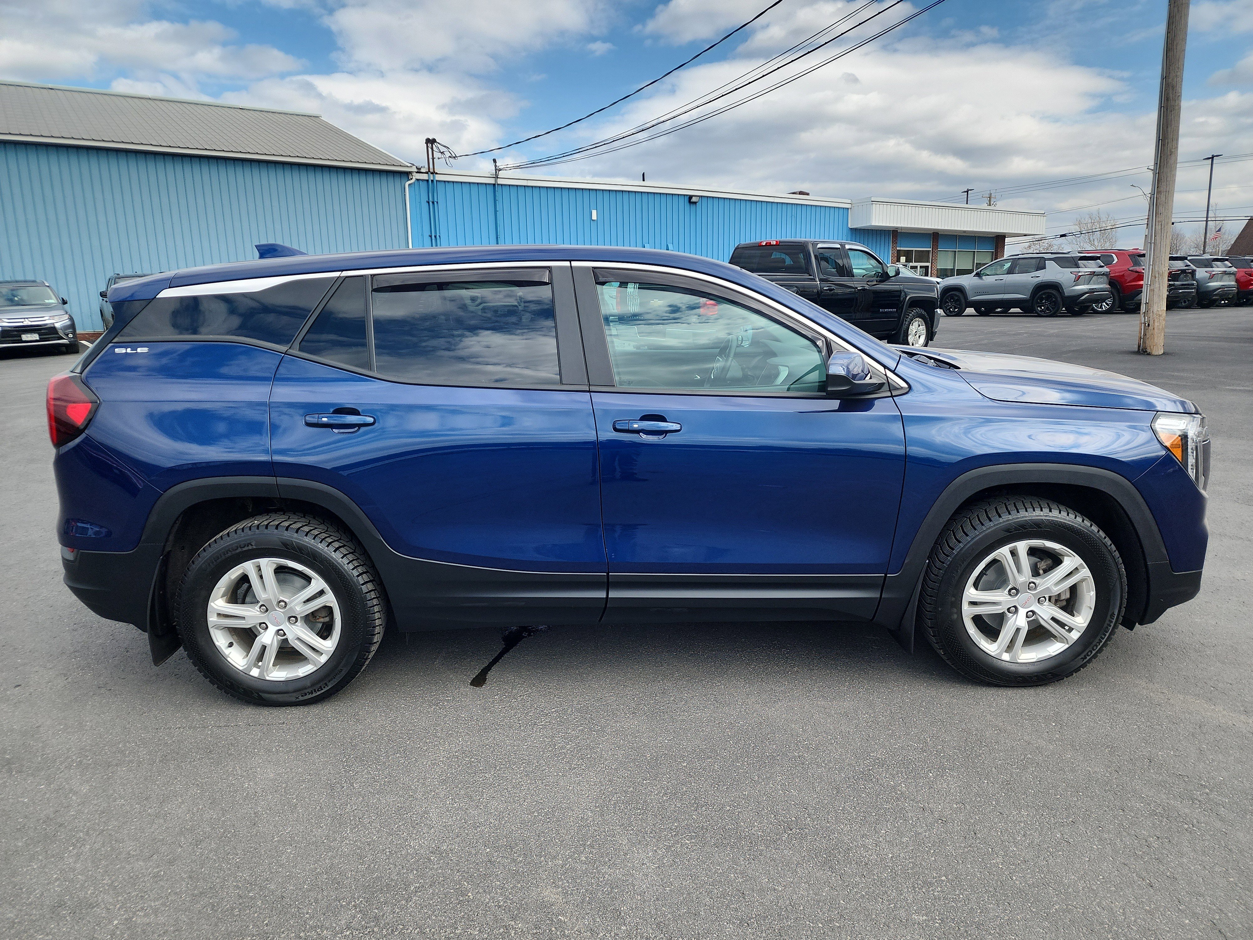 Certified 2022 GMC Terrain SLE AWD/4WD image 9