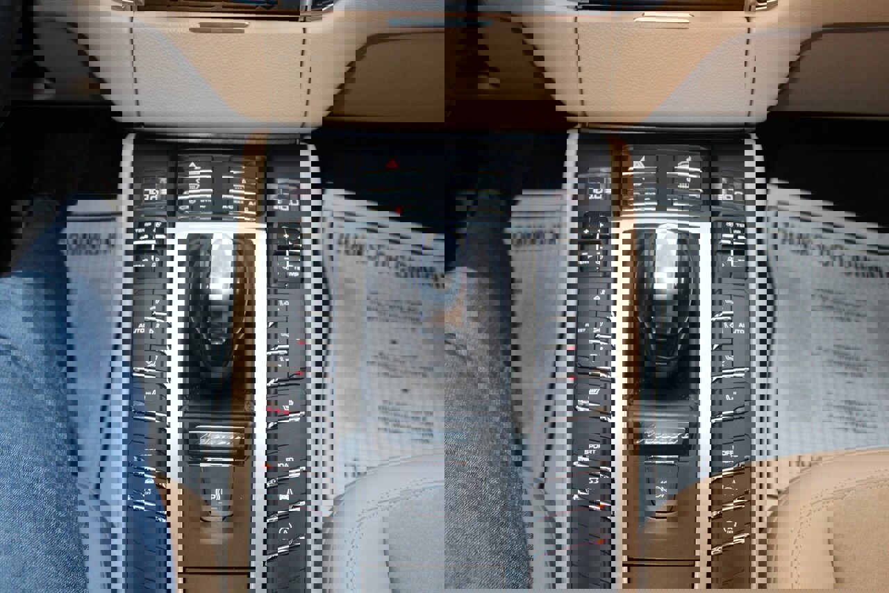 Used 2018 Porsche Macan image 8