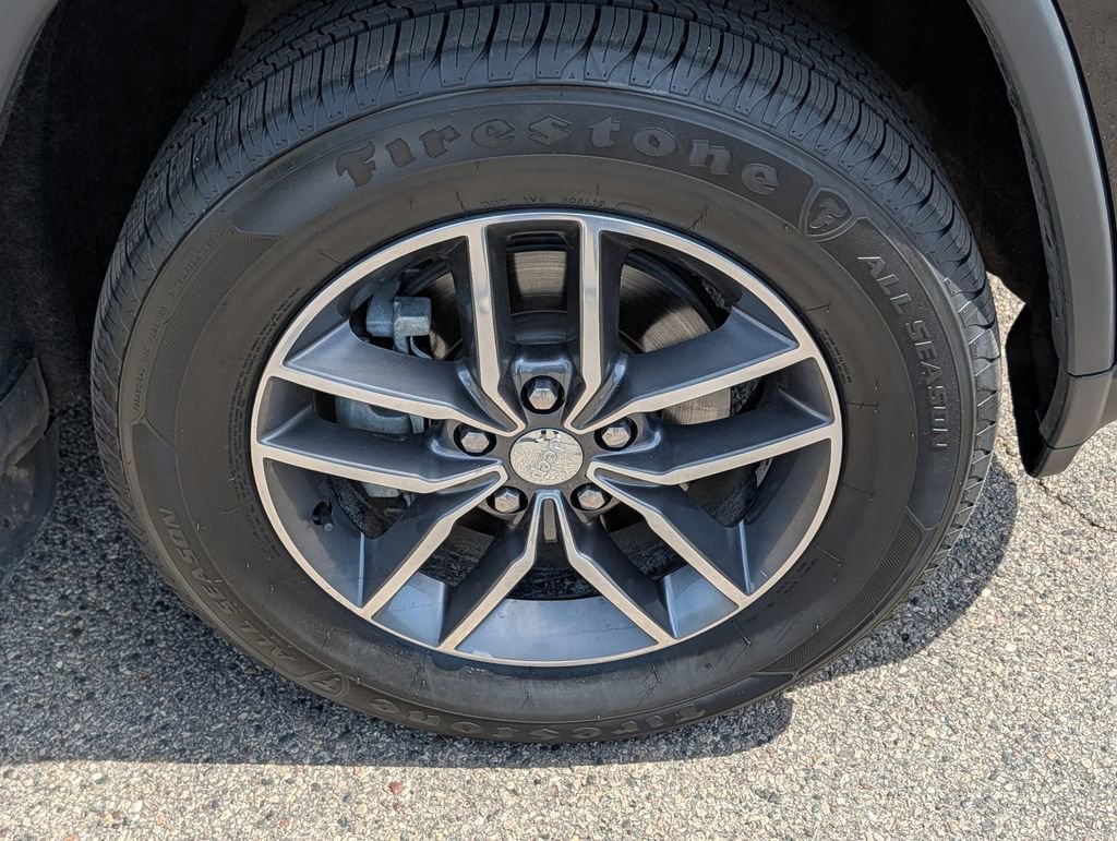 Used 2018 Jeep Grand Cherokee Limited AWD/4WD image 15