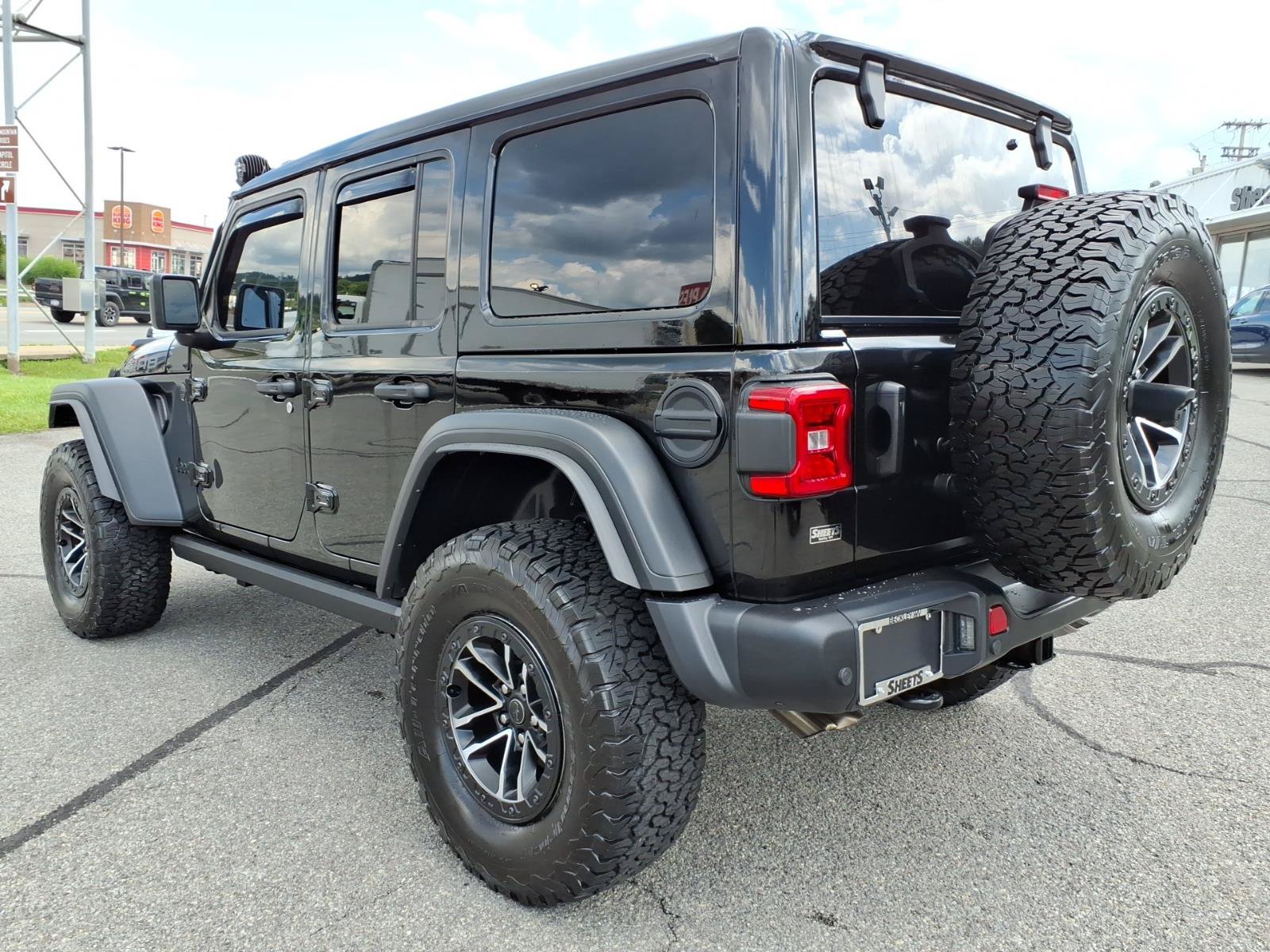 Used 2026 Jeep Wrangler Unlimited Rubicon 392 w/ Quick Order Package 27X Moab AWD/4WD image 4