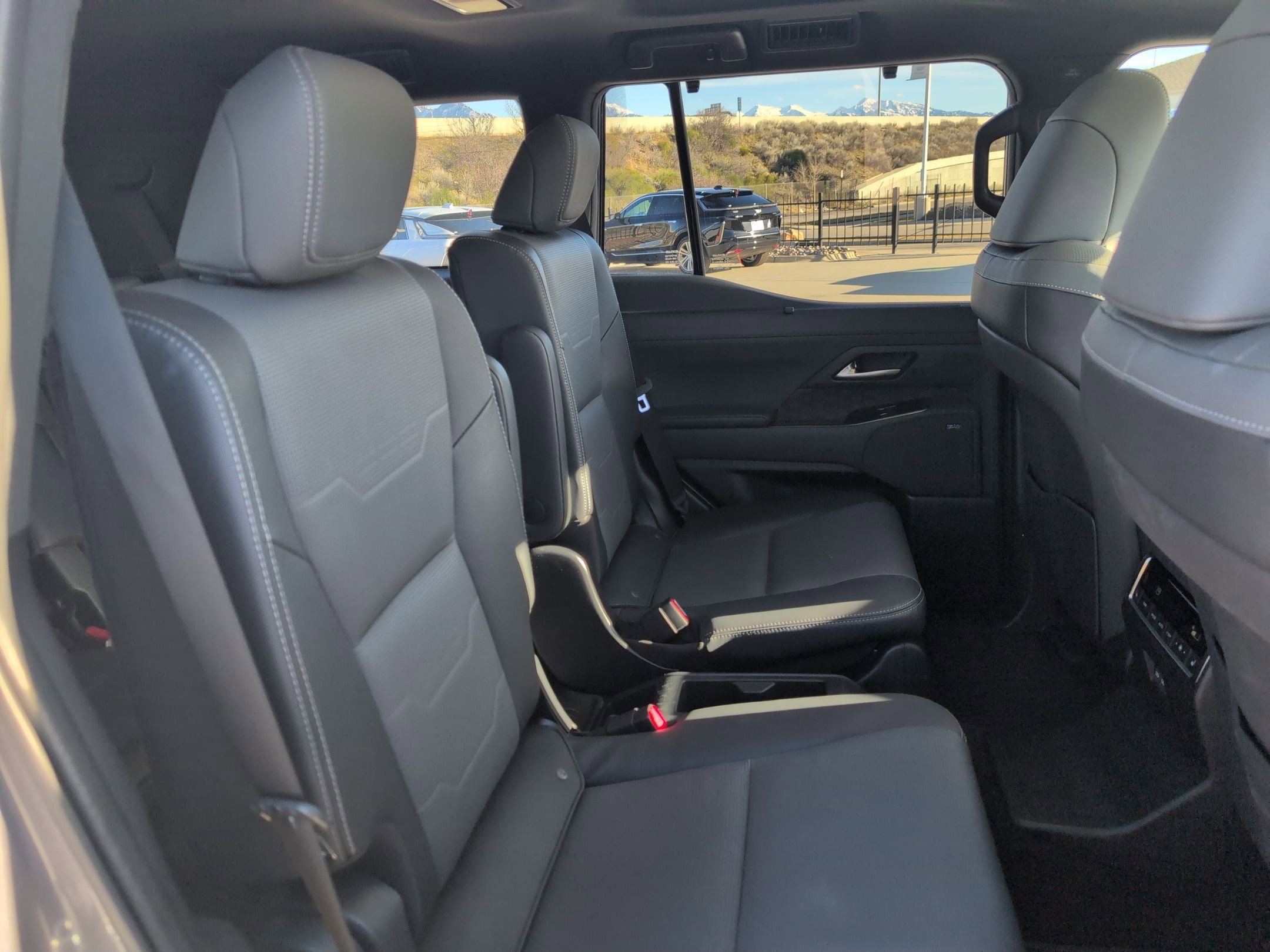 Used 2024 Lexus GX 550 w/ Accessory Package (2T) image 27