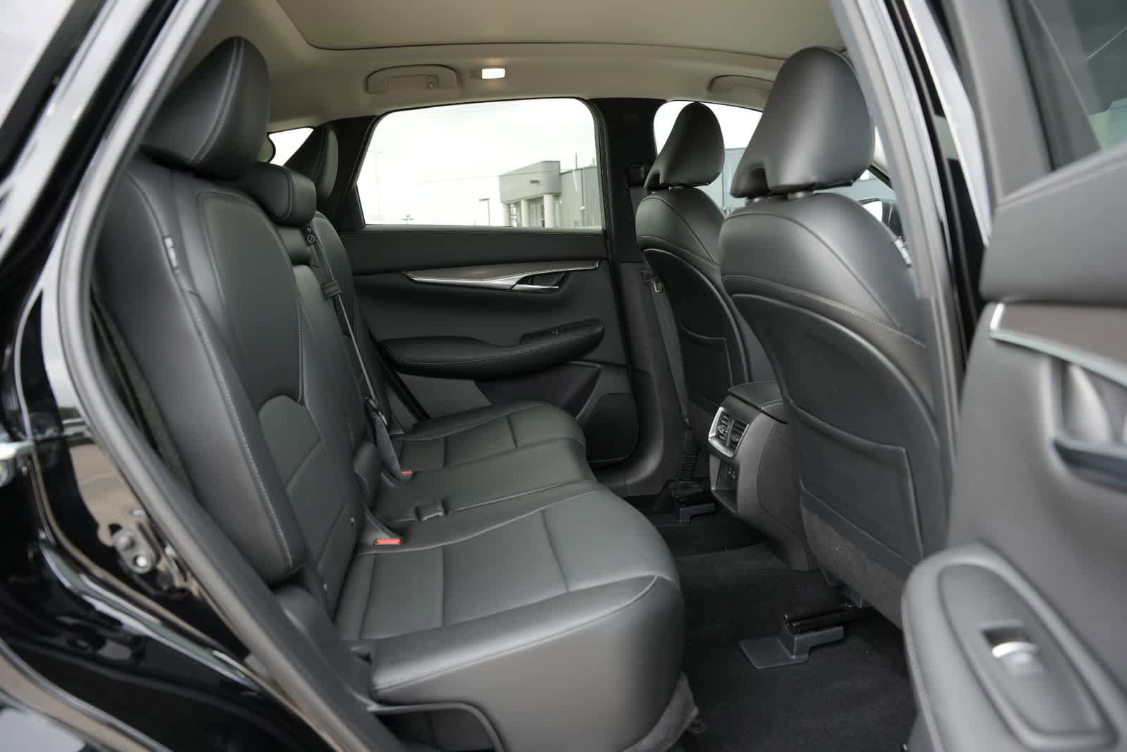 Used 2023 INFINITI QX50 Luxe FWD image 16