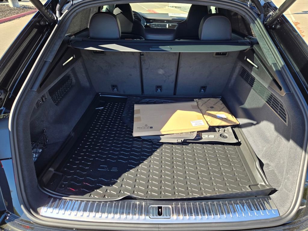 New 2026 Audi SQ8 Prestige image 27