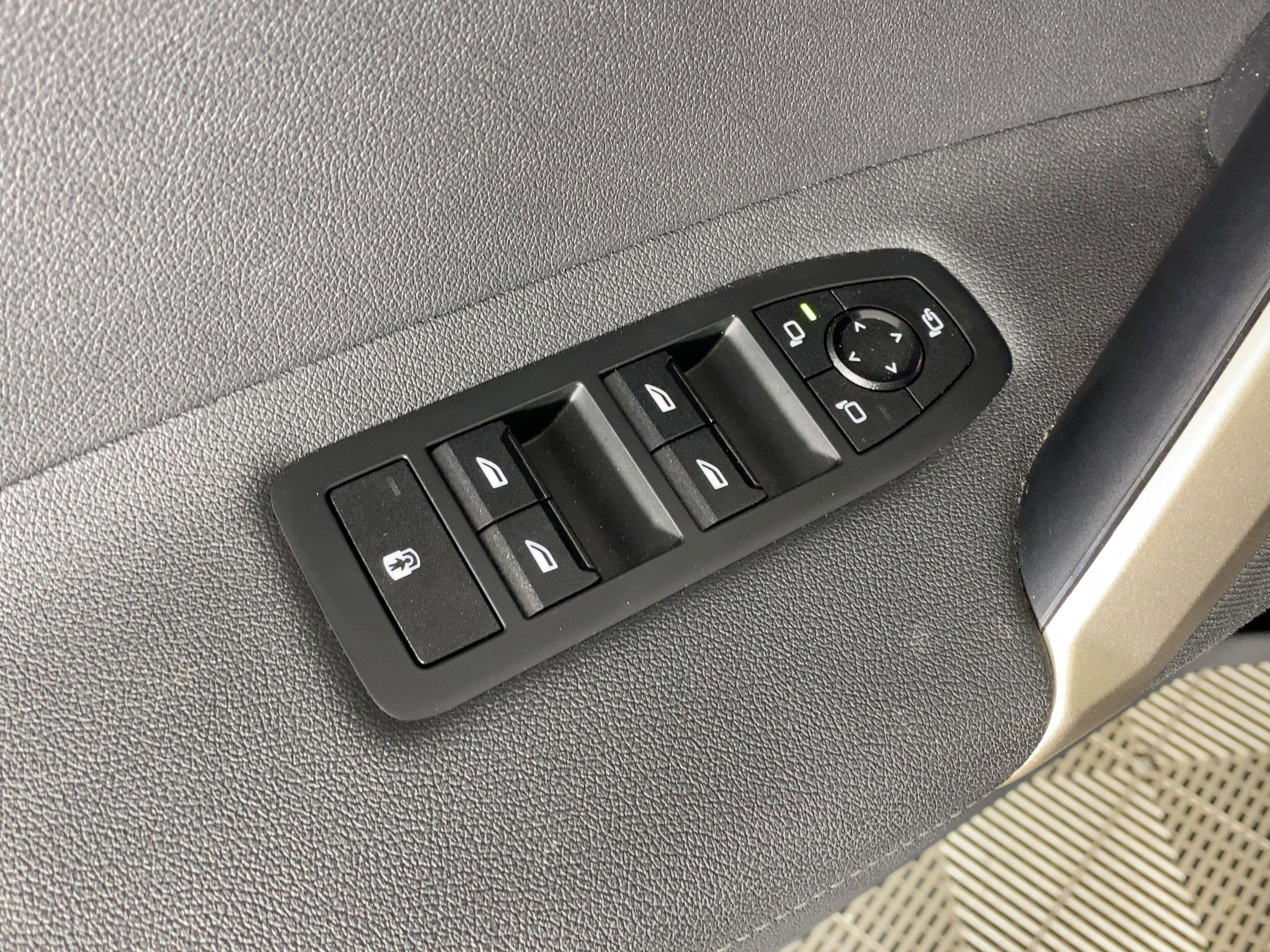 Certified 2024 BMW iX xDrive50 w/ Premium Package image 10