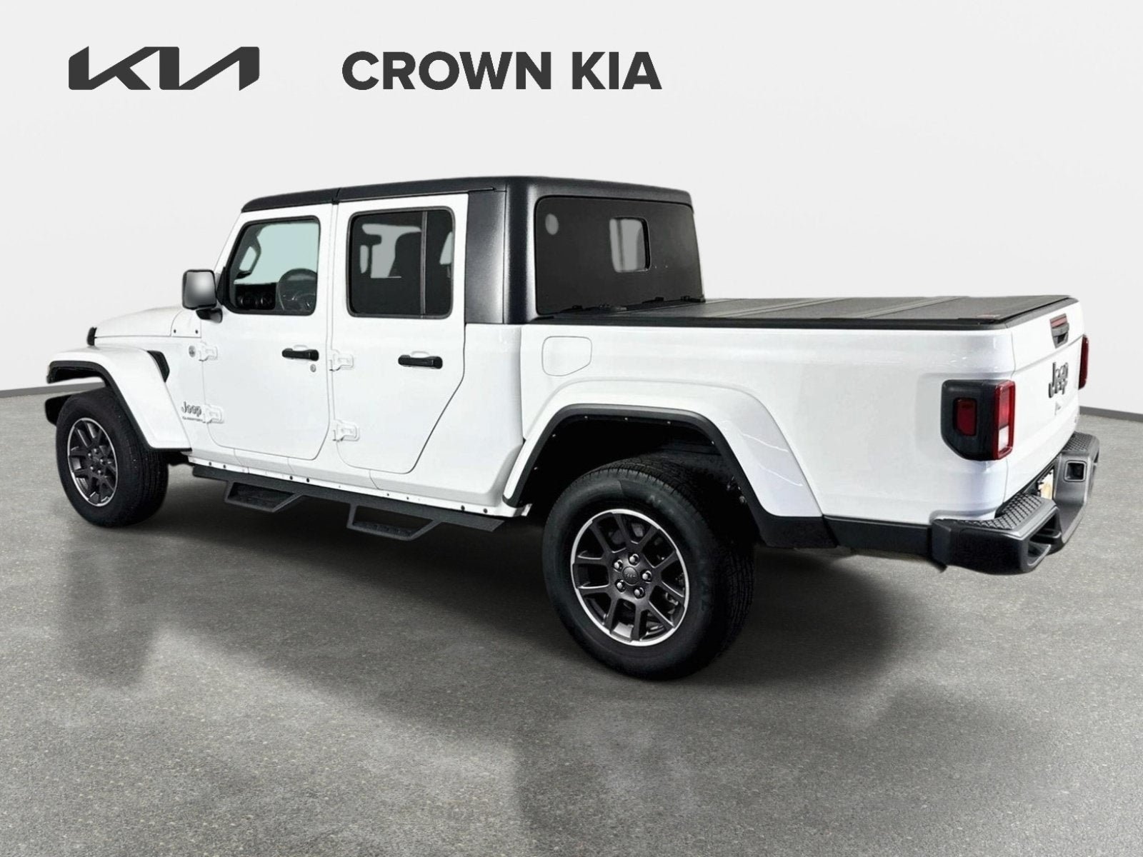 Used 2023 Jeep Gladiator Overland AWD/4WD image 8