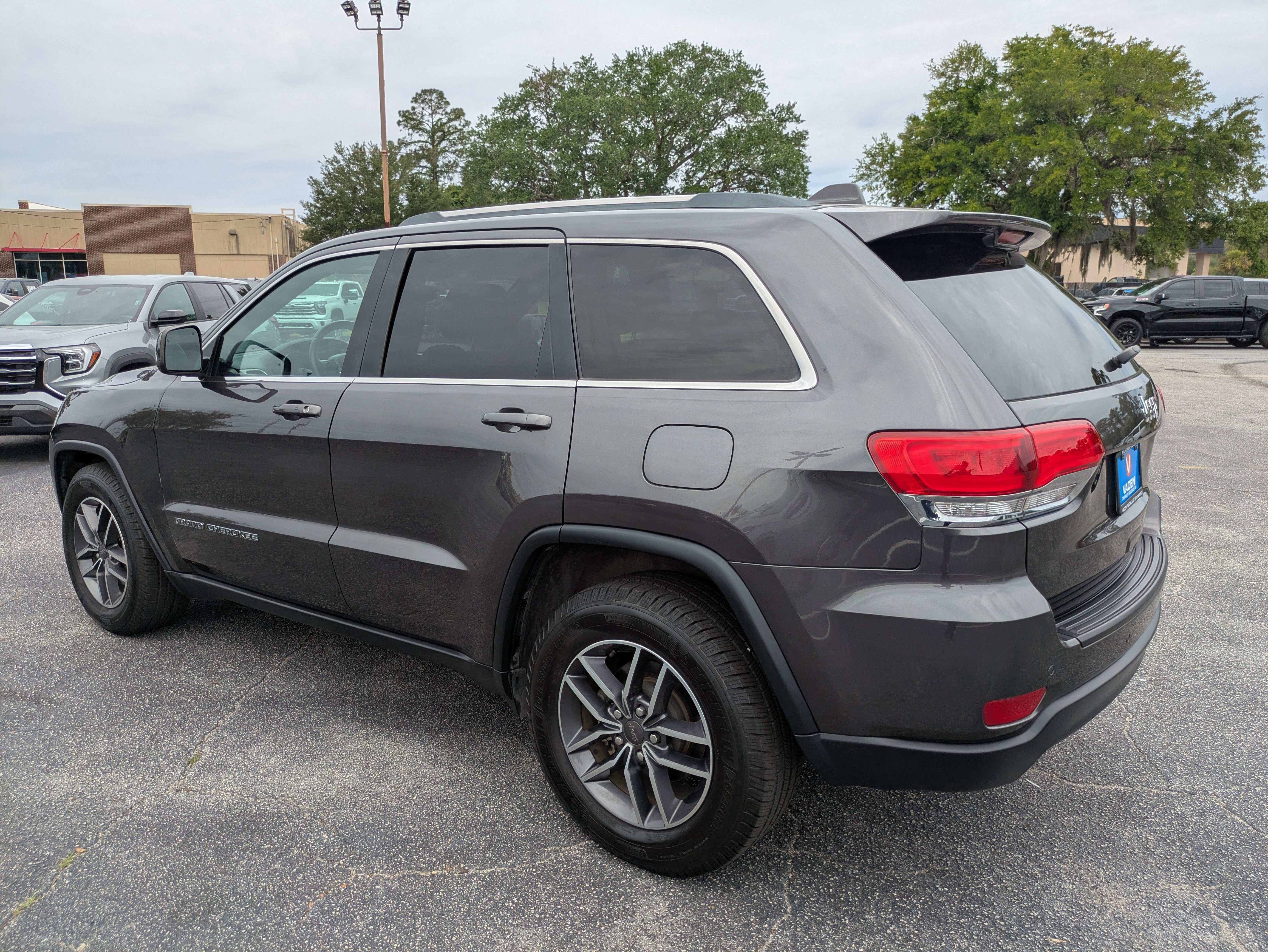 Used 2019 Jeep Grand Cherokee Laredo w/ Laredo X Package RWD image 26