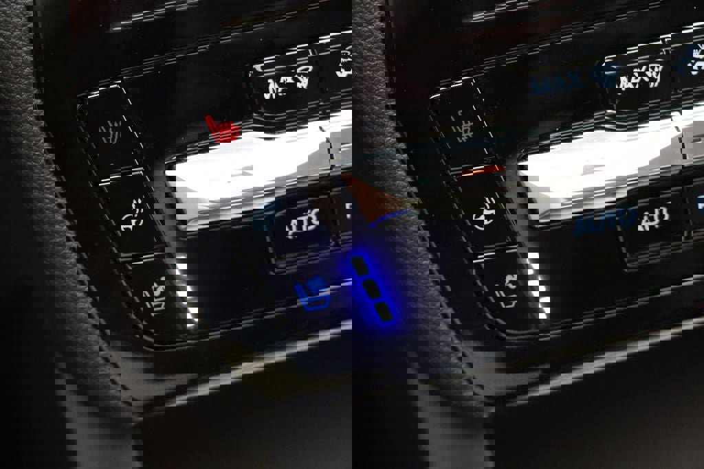 Used 2024 Ford Explorer ST w/ Technology Package image 20