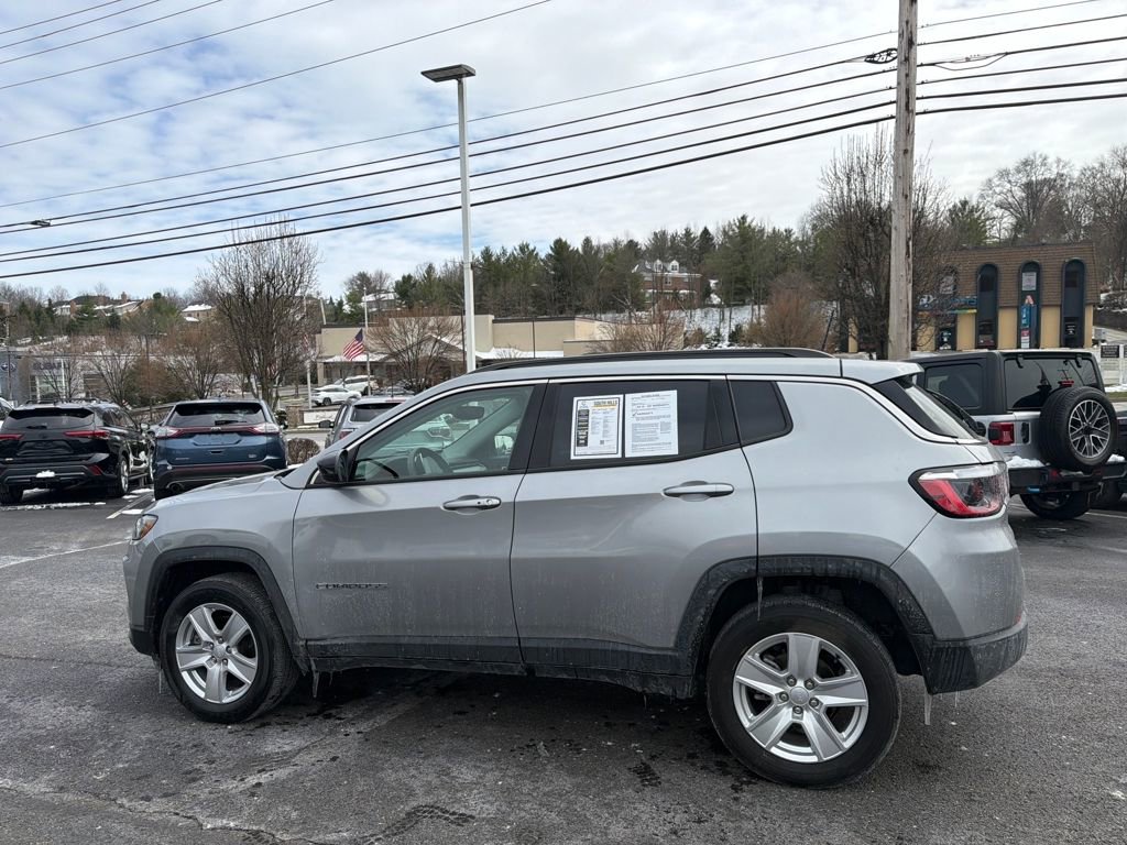 Used 2022 Jeep Compass Latitude image 5