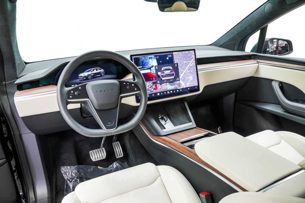 Used 2025 Tesla Model X AWD/4WD image 5