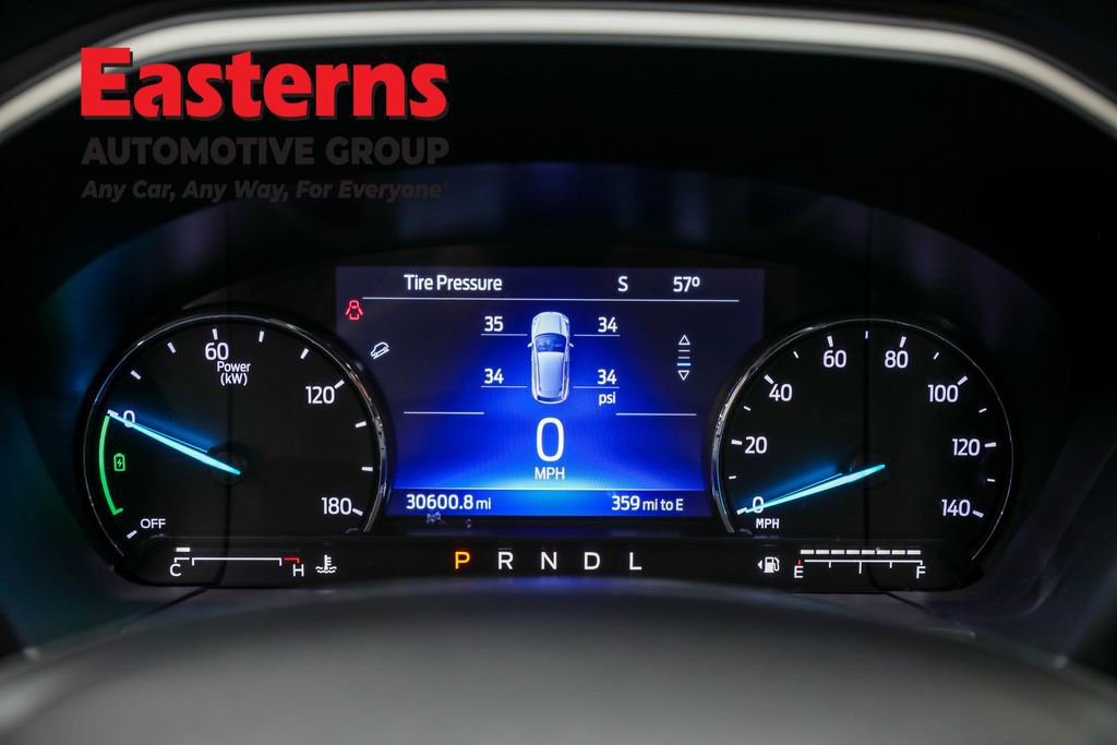 Used 2022 Ford Escape SE image 18