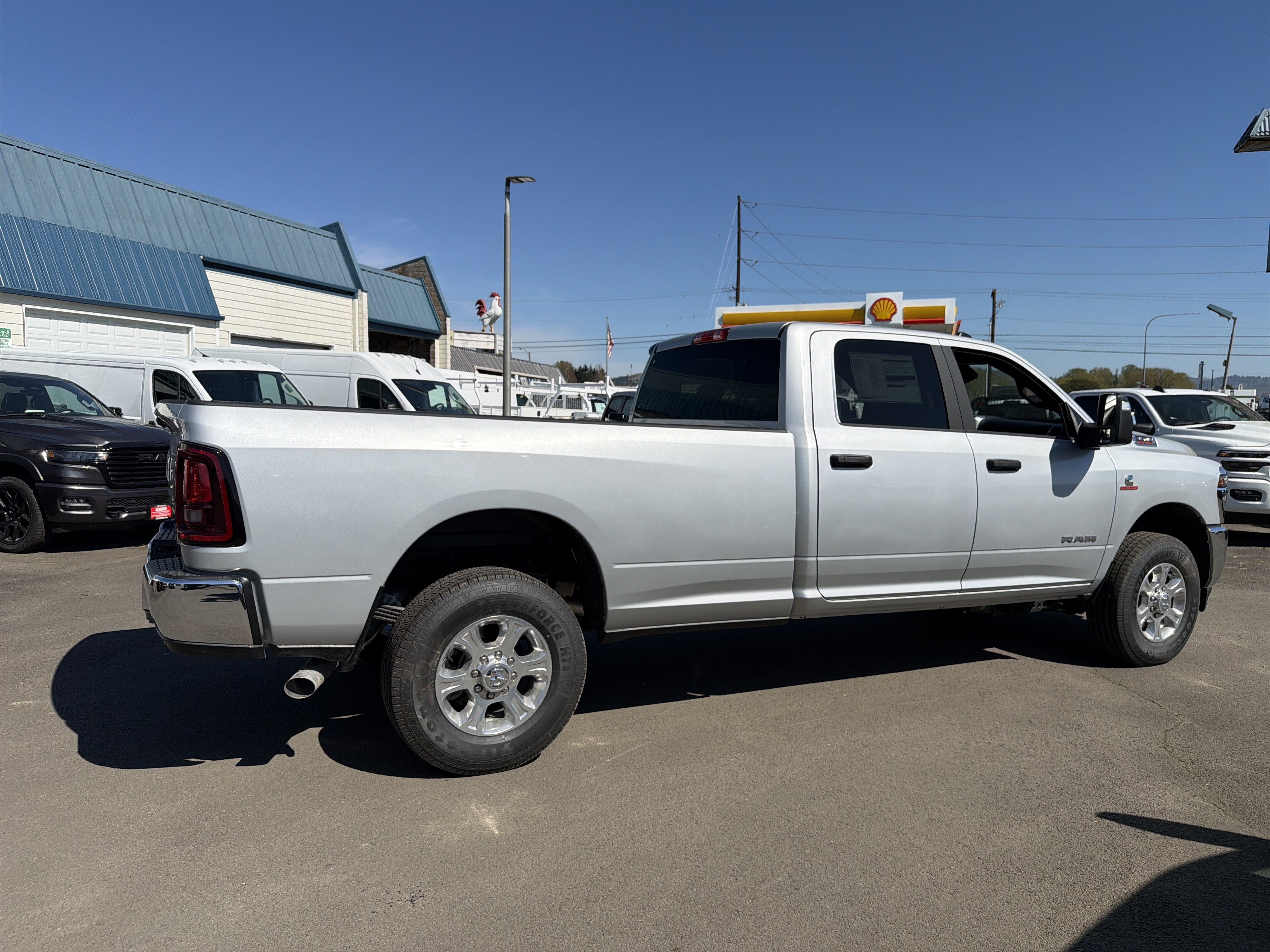 New 2026 RAM 3500 Big Horn AWD/4WD image 6