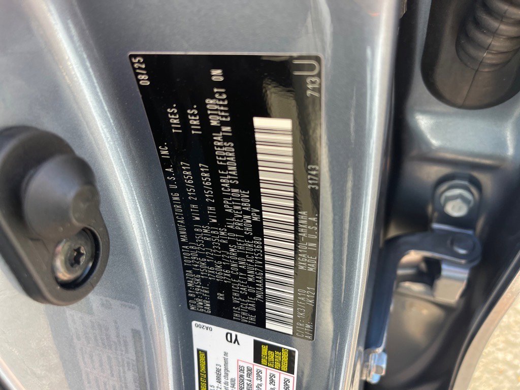 Used 2026 Toyota Corolla Cross L image 11