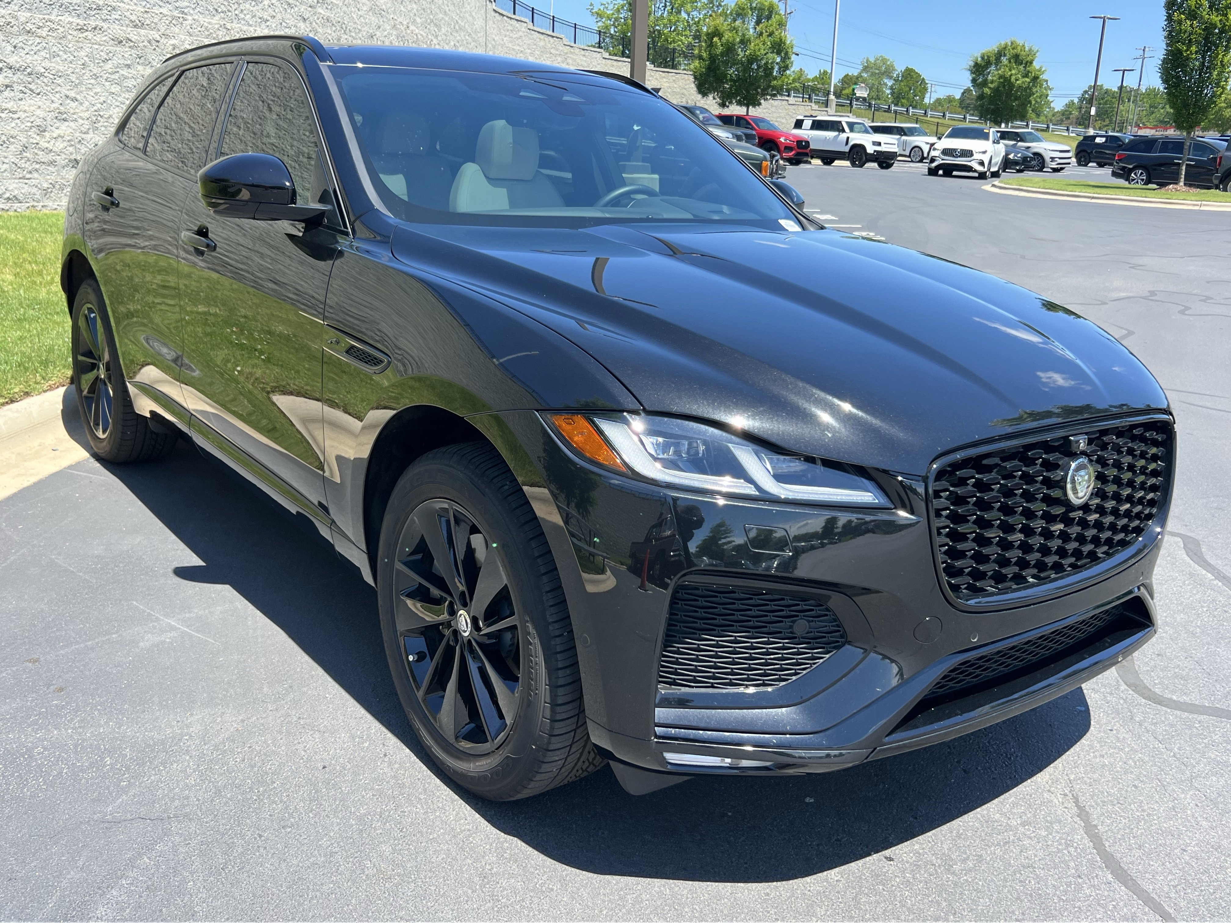 Used 2026 Jaguar F-PACE R-Dynamic S AWD/4WD image 9