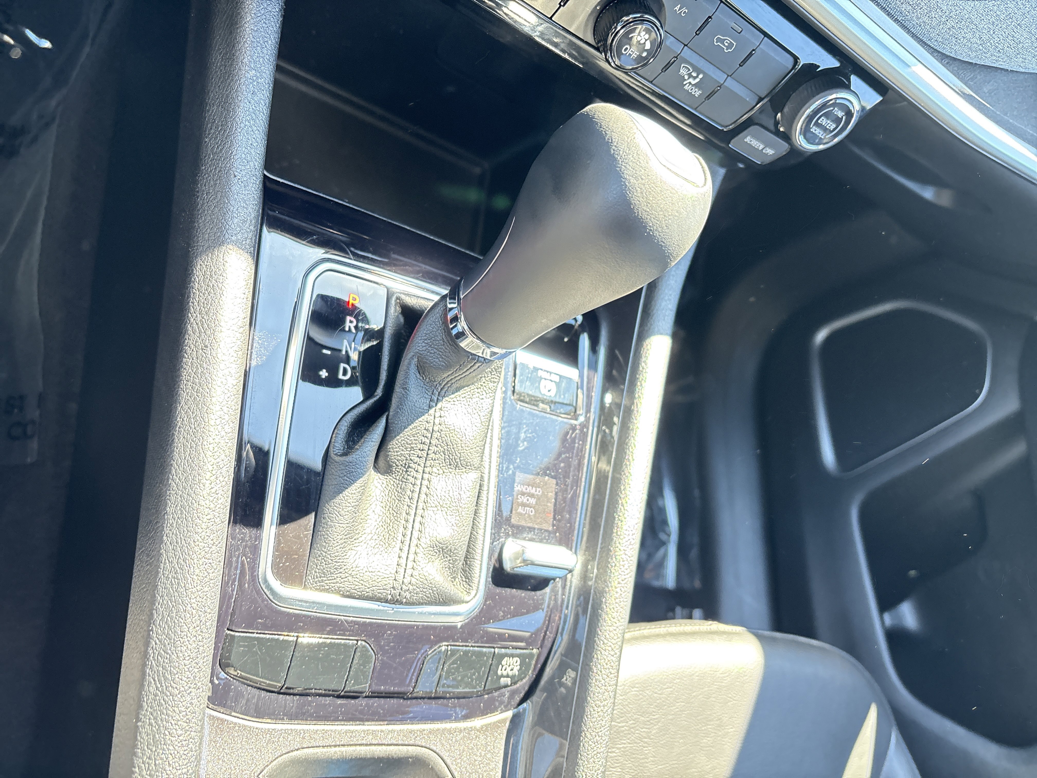 Used 2023 Jeep Compass Latitude image 30