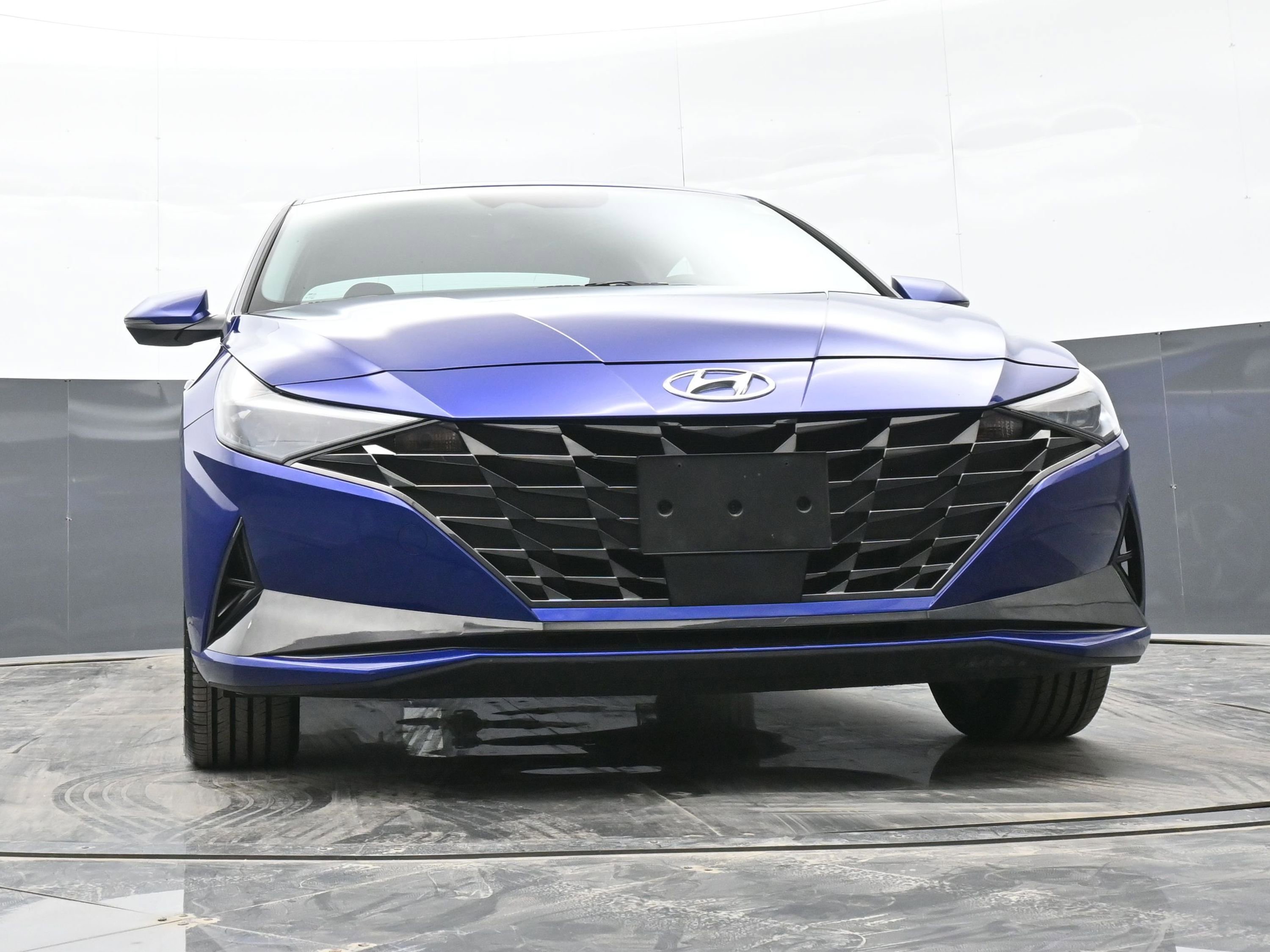 Used 2023 Hyundai Elantra Limited image 39