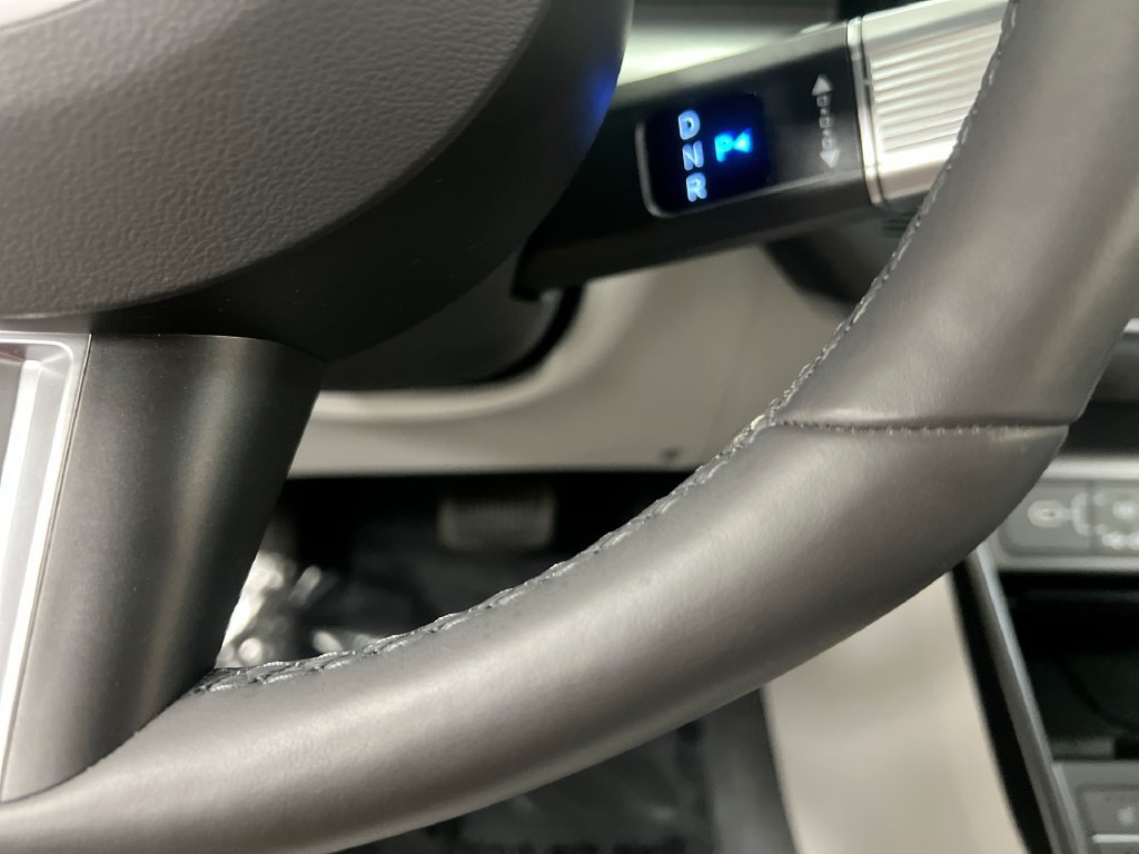 Used 2025 Hyundai Kona Limited FWD image 29
