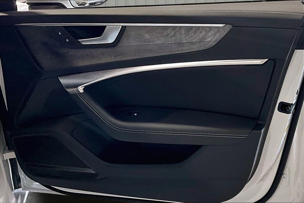 Used 2025 Audi A6 Premium Plus image 28