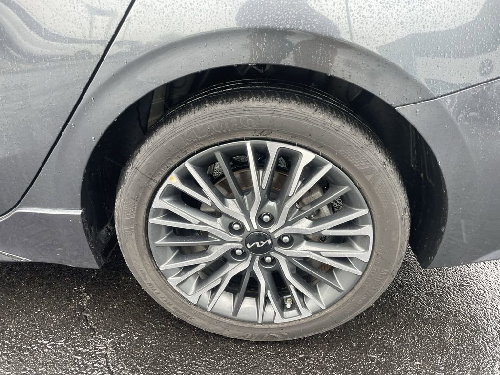 Certified 2024 Kia Forte GT-Line image 8