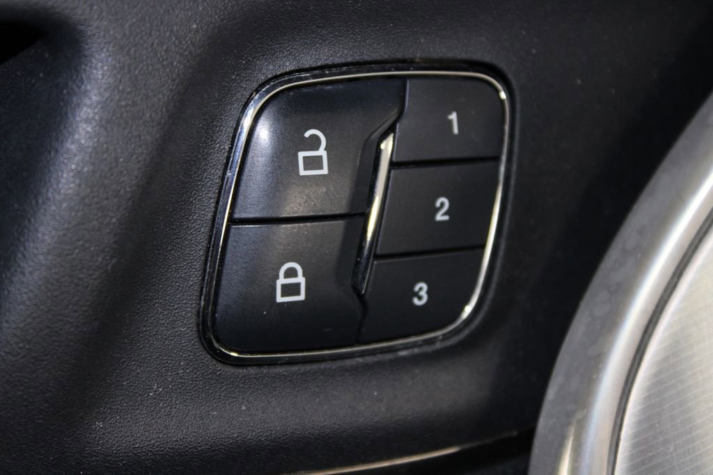 Used 2018 Lincoln MKC Premiere image 25