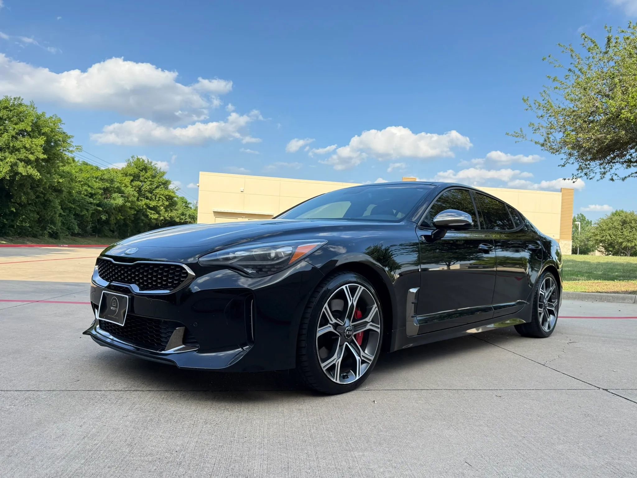 Used 2018 Kia Stinger GT1 RWD image 2