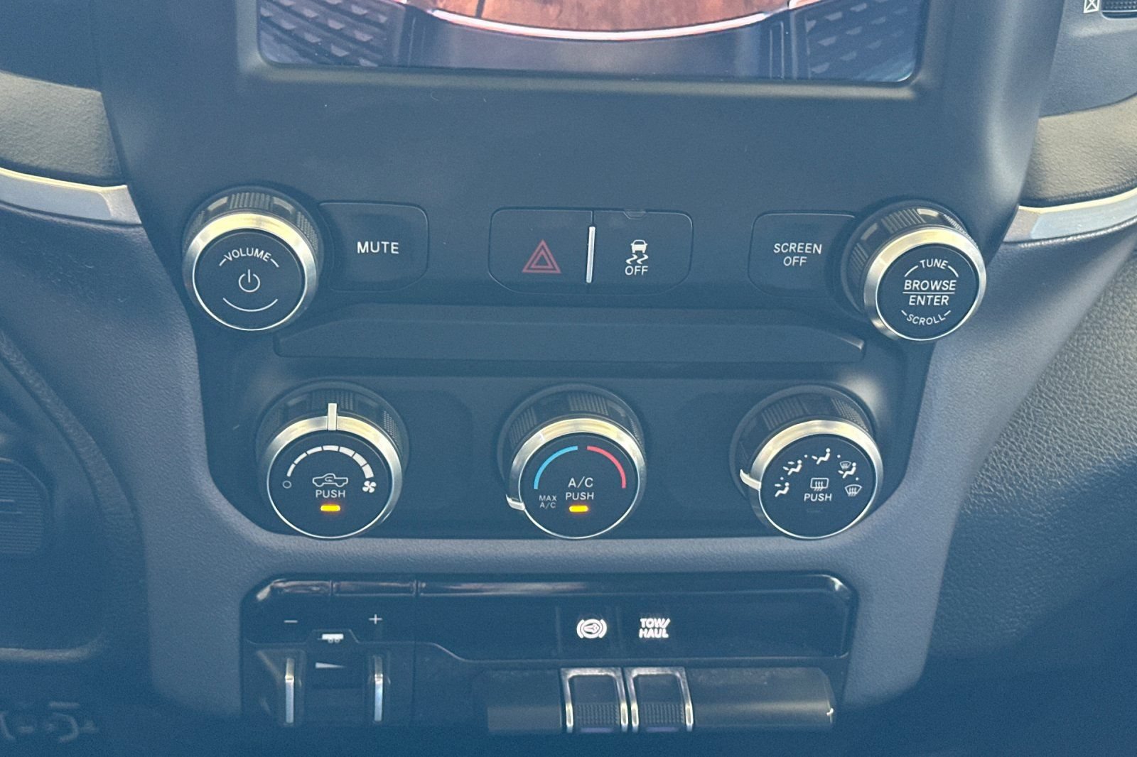 Used 2022 RAM 2500 Big Horn AWD/4WD image 21