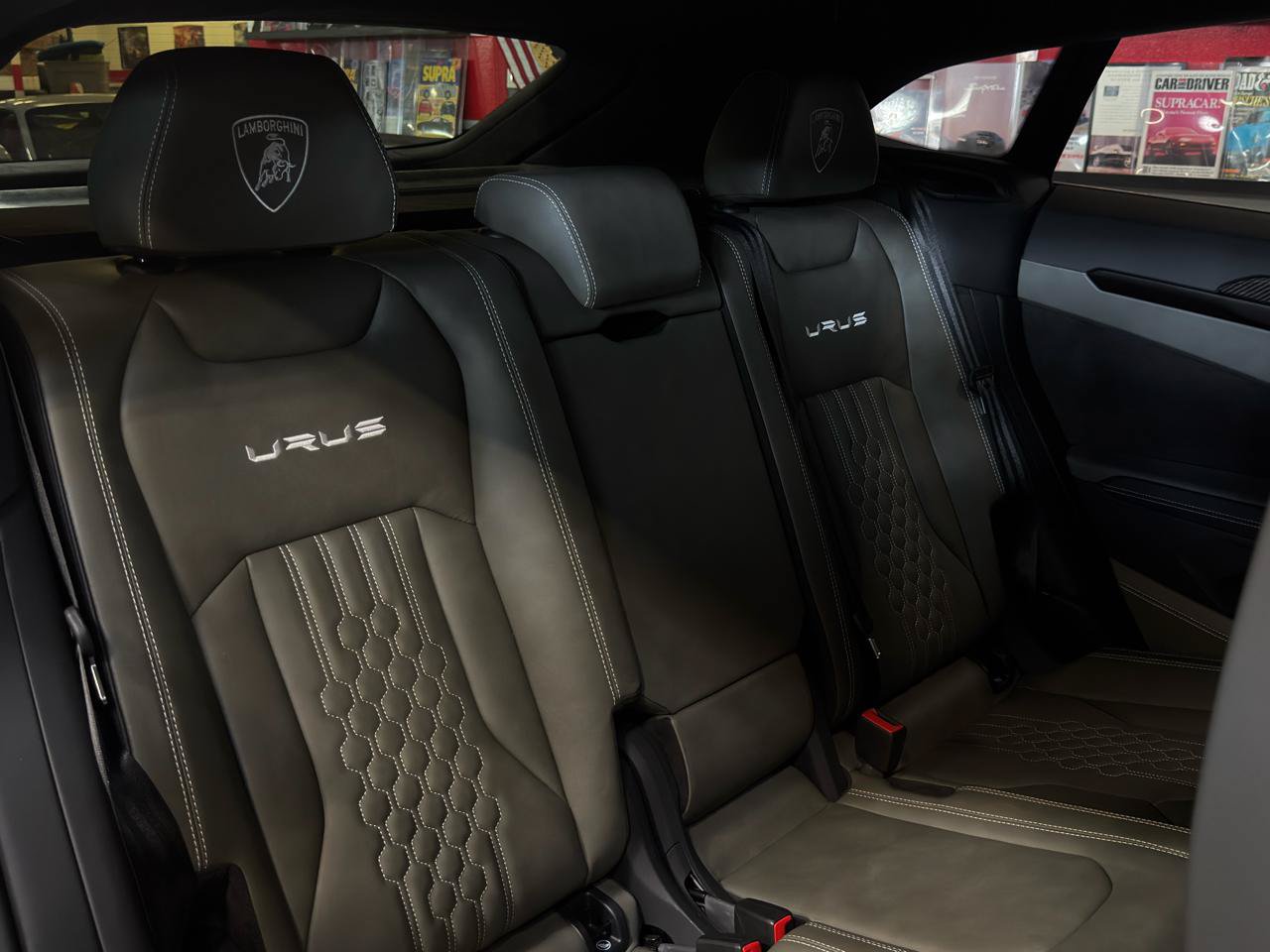 Used 2024 Lamborghini Urus S AWD/4WD image 27