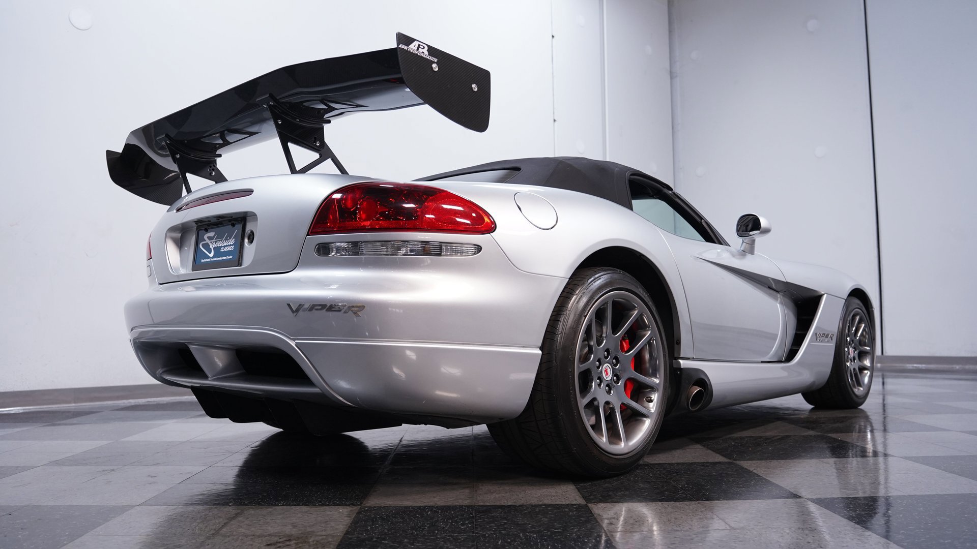 Used 2005 Dodge Viper SRT-10 image 24