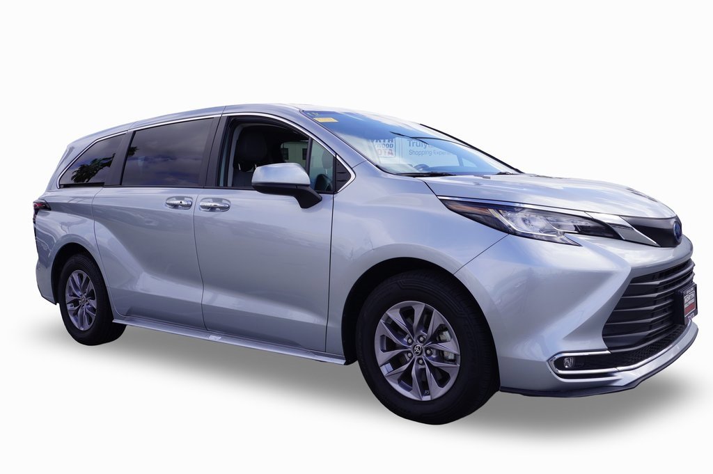 Used 2023 Toyota Sienna XLE