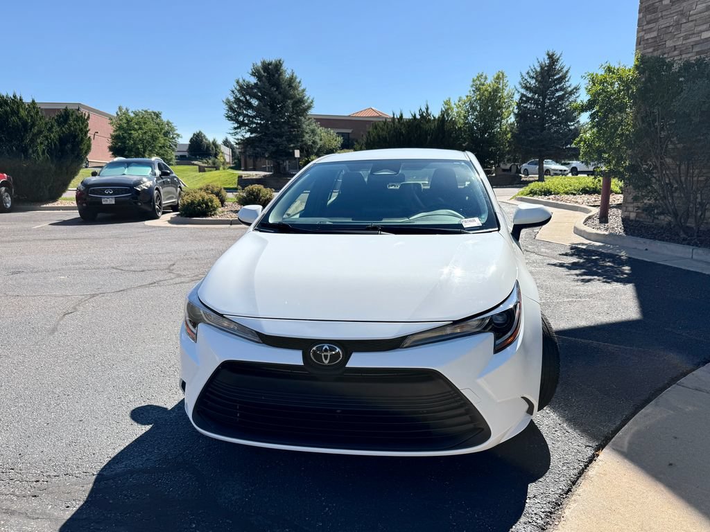 Used 2023 Toyota Corolla LE FWD image 3