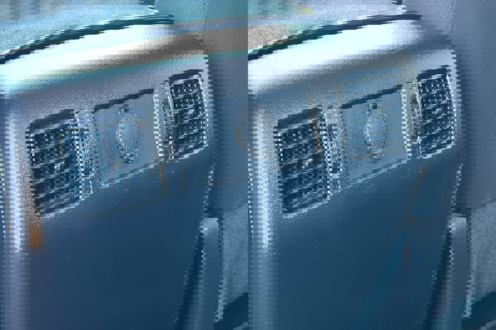 Used 2013 Toyota Tundra 2WD CrewMax image 15