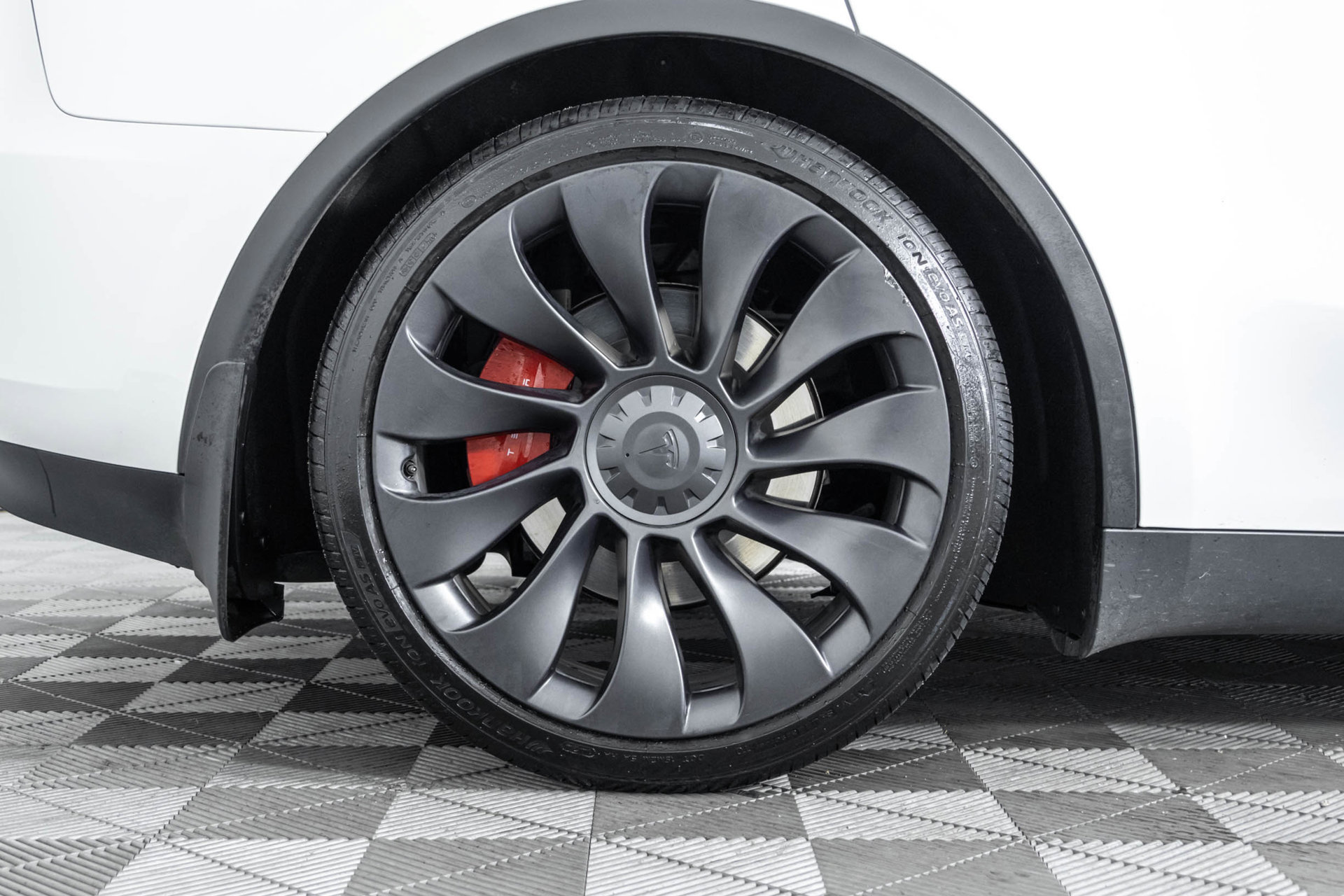 Used 2024 Tesla Model Y Performance AWD/4WD image 44