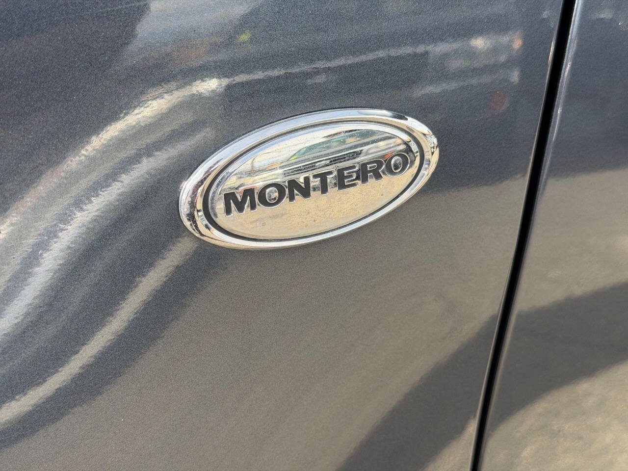 Used 2006 Mitsubishi Montero Limited AWD/4WD image 29