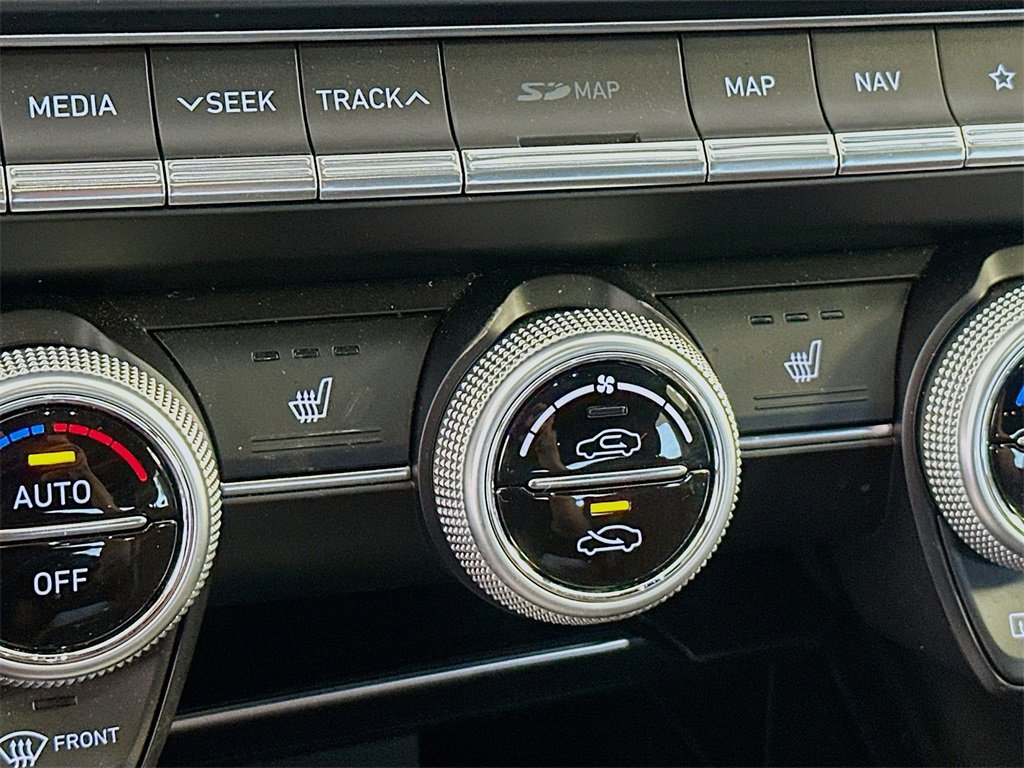 Used 2020 Genesis G70 2.0T w/ Elite Package image 20