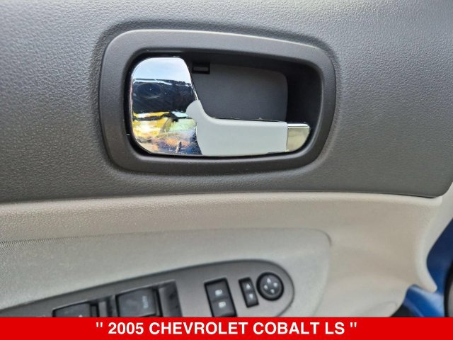 Used 2005 Chevrolet Cobalt LS FWD image 12