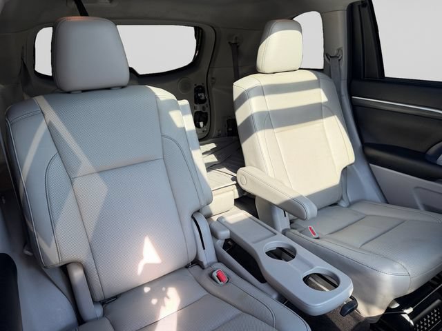 Used 2019 Toyota Highlander Limited Platinum AWD/4WD image 18