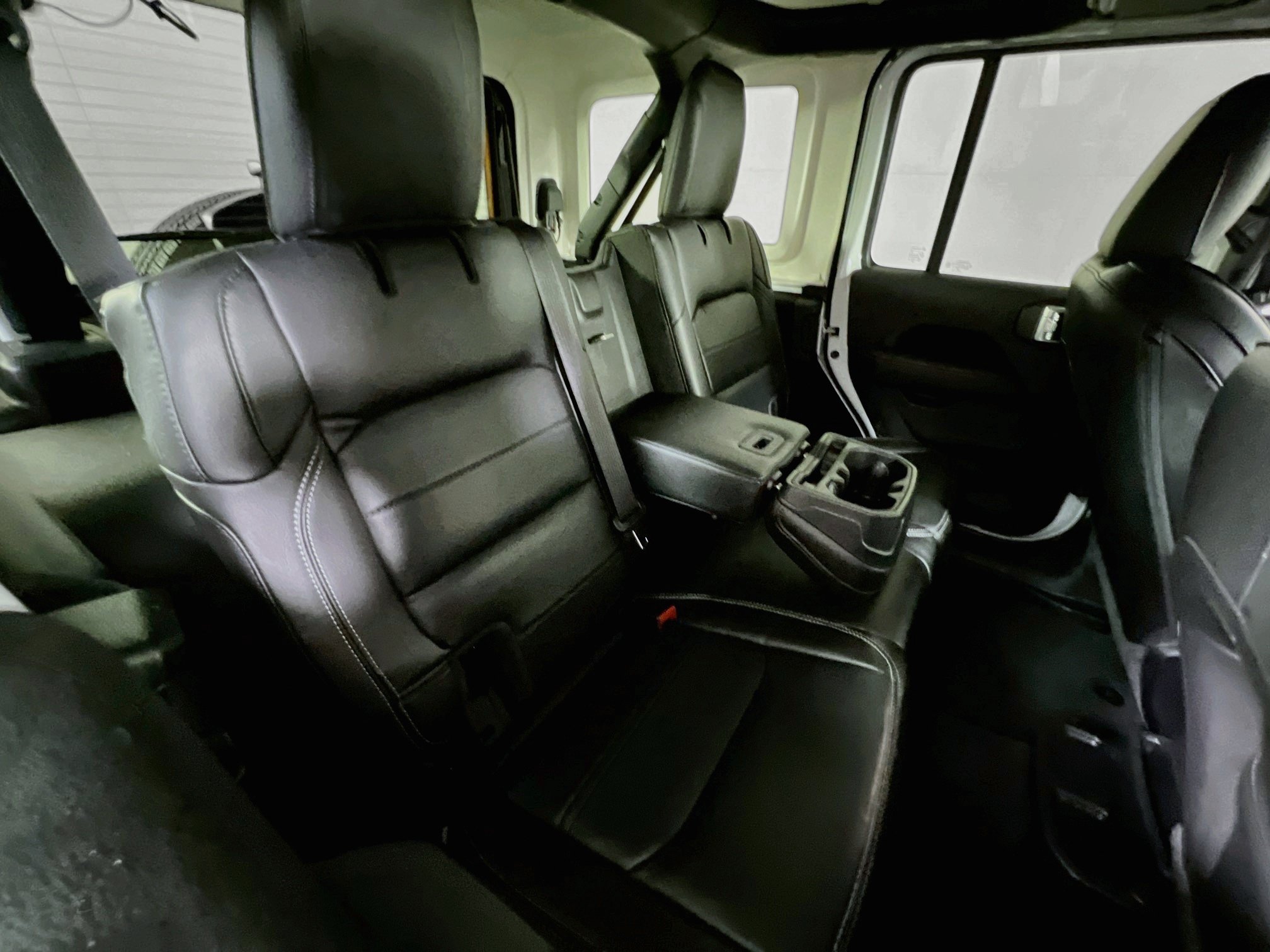 Used 2023 Jeep Wrangler Unlimited Sahara AWD/4WD image 24