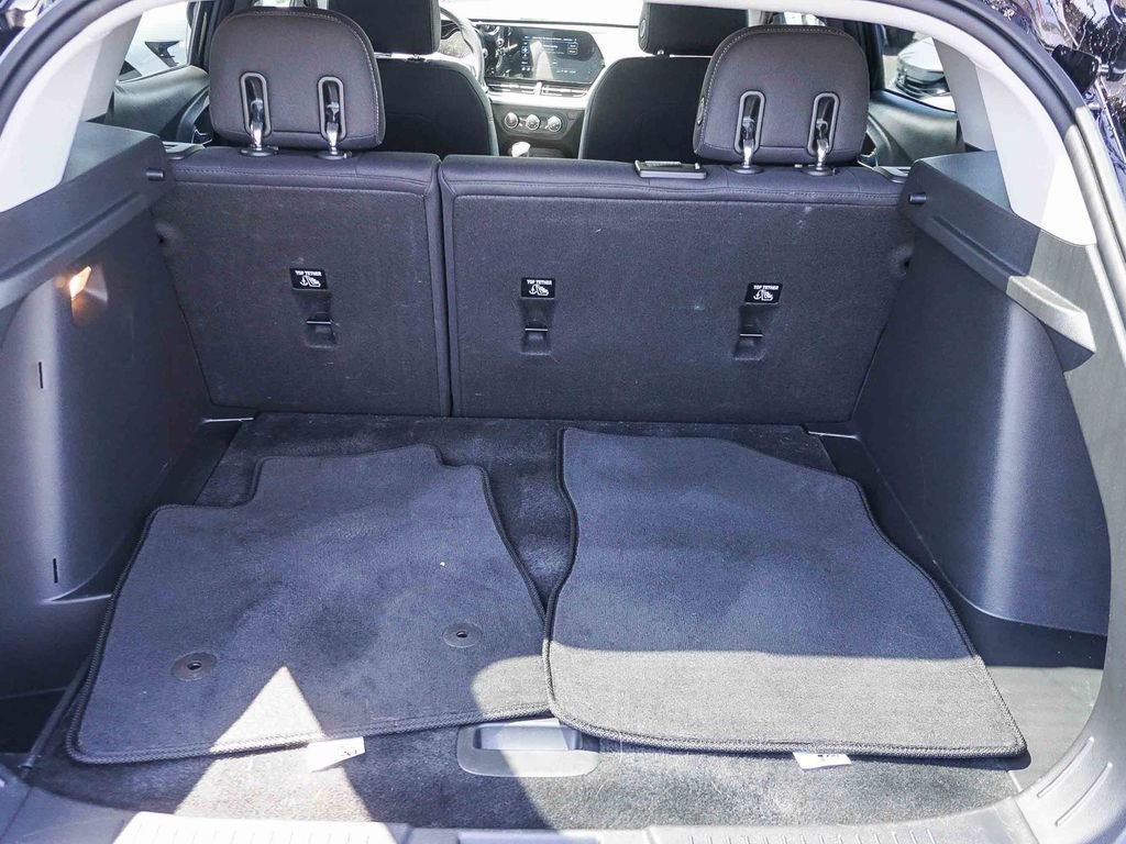 Used 2026 Chevrolet Trax LS FWD image 24