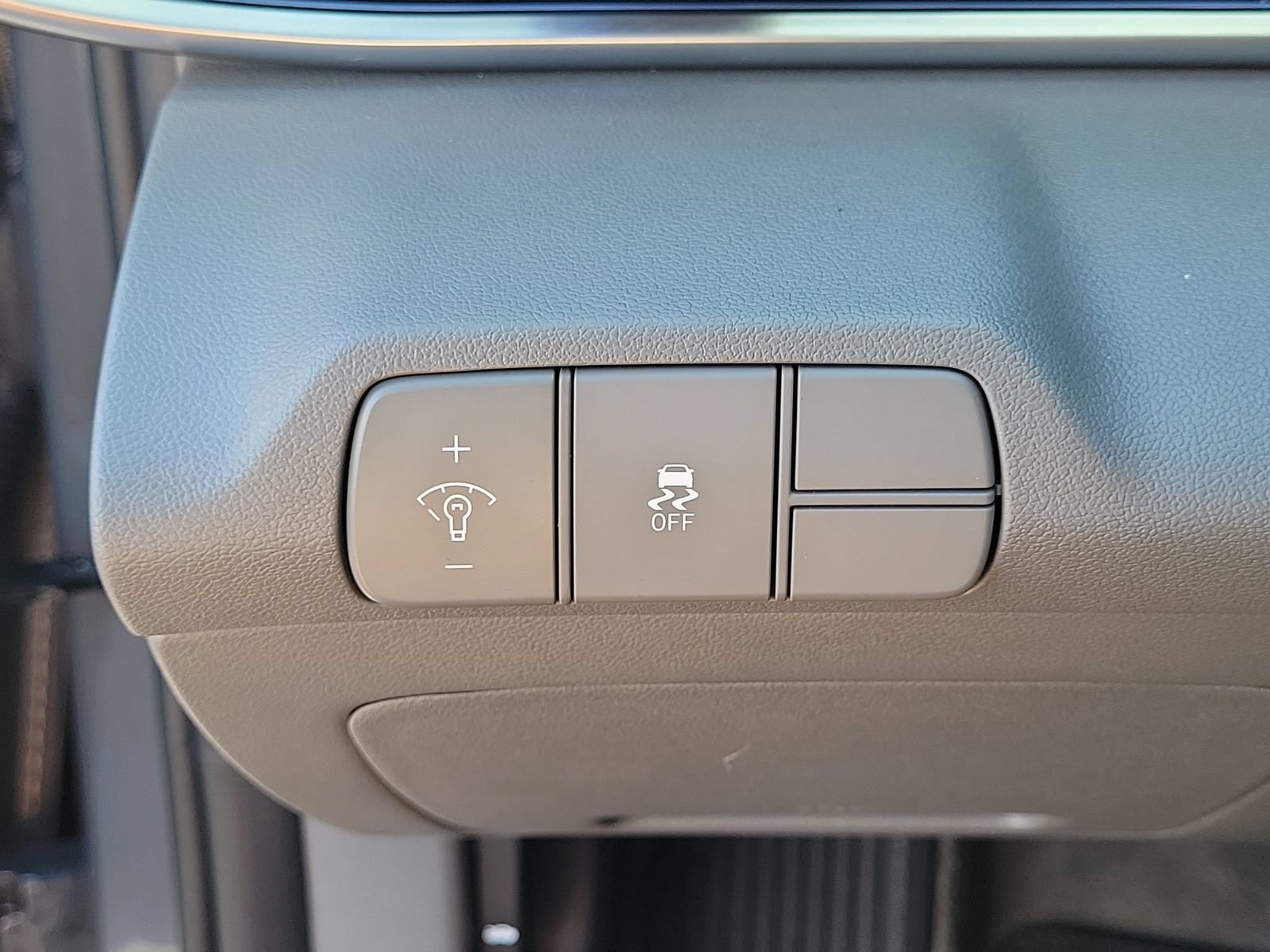Used 2025 Hyundai Elantra SEL FWD image 28